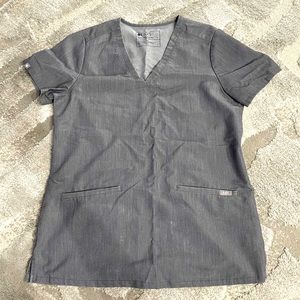 FIGS - woman’s graphite Casma 3 pocket scrub top - small - gently worn